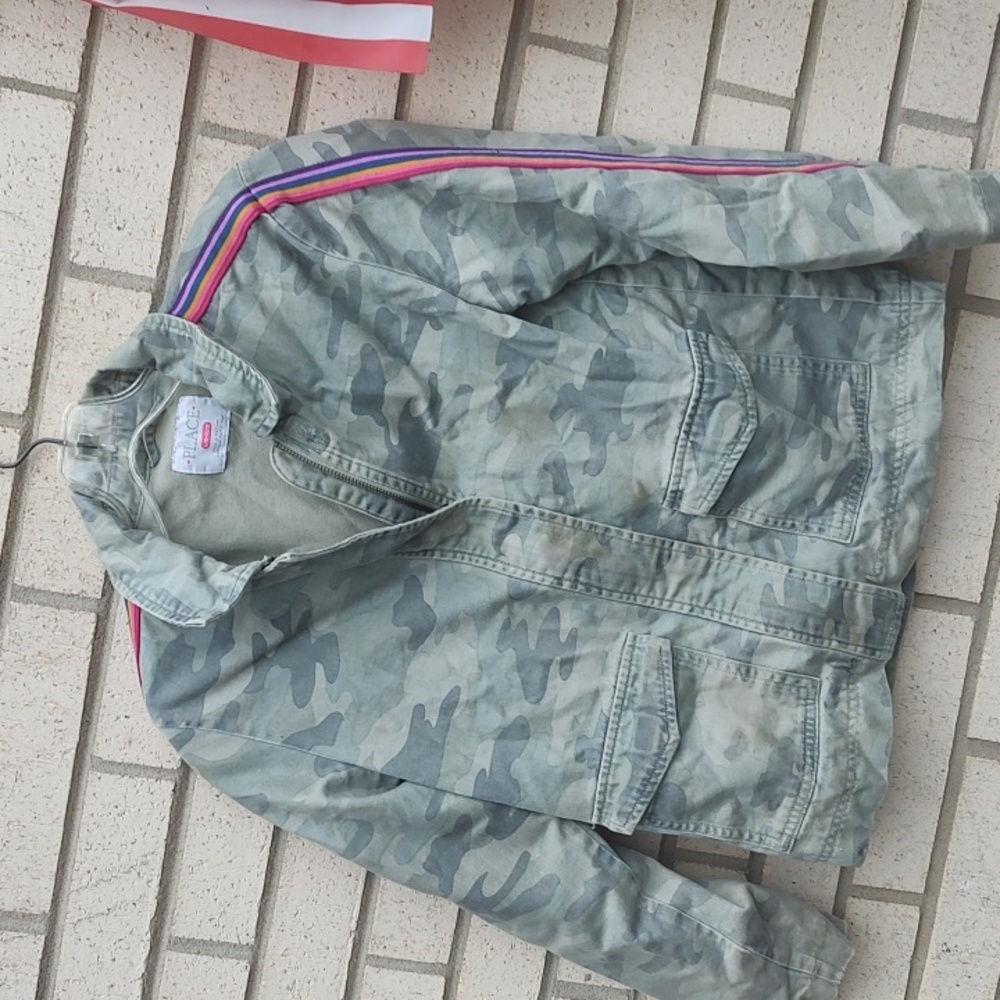 Place Jacket* - Picture 2 of 11